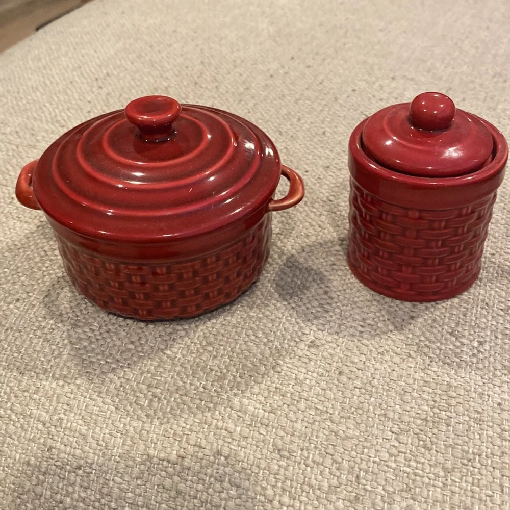 NWOT Pier 1 Burgundy Basket Weave Stoneware Ramekin & Mini Cup 2pc
